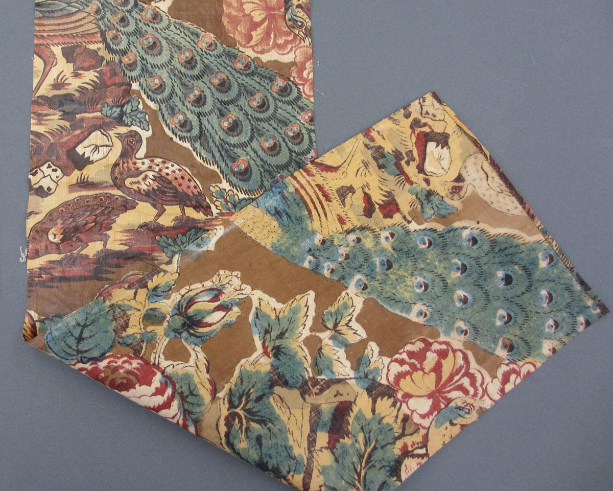 1969.8229.005 Textile, printed folded corner