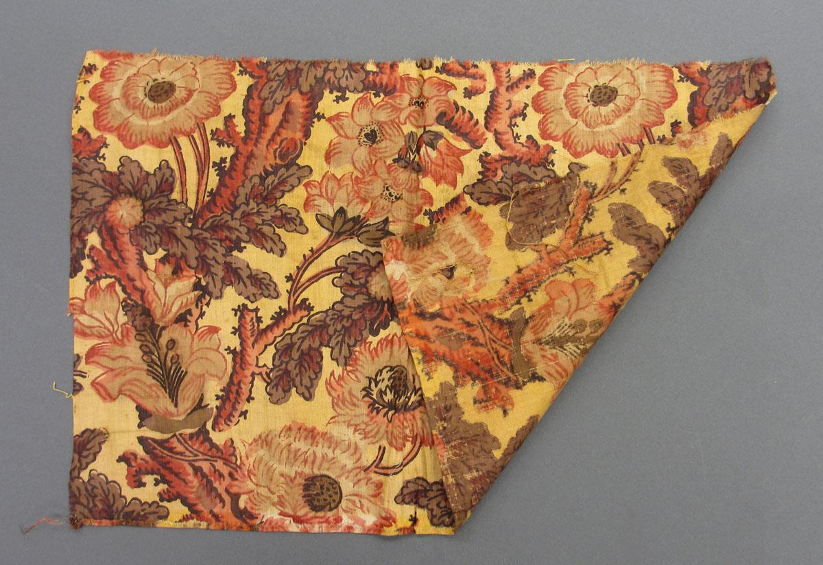 1961.0053.020 Textile, printed folded corner