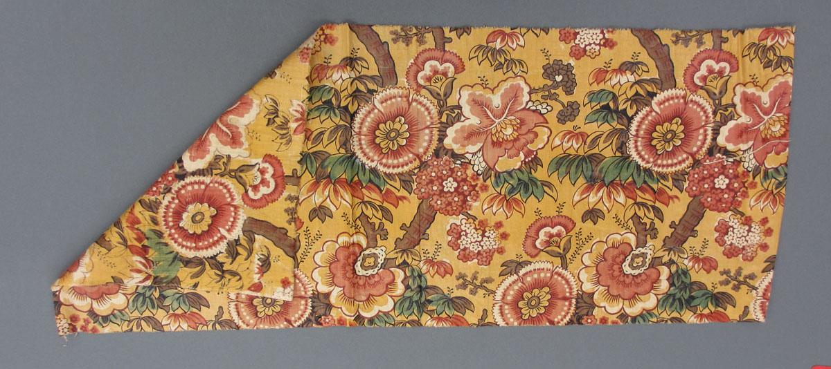 1959.0050.015 Textile, printed folded corner