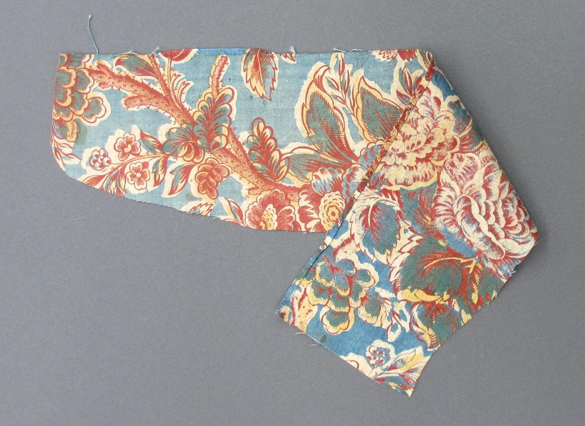 1969.8221.005 Textile, printed folded corner