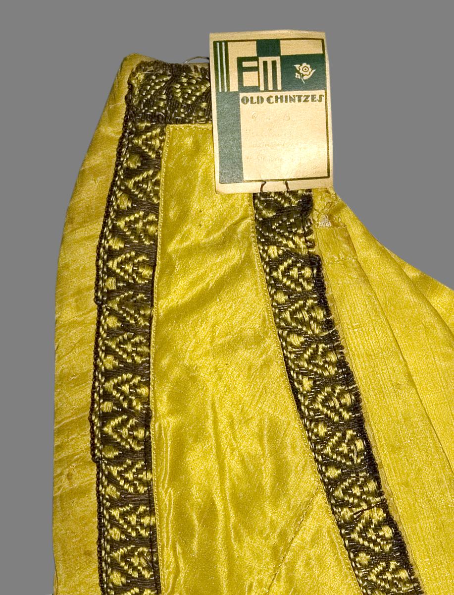 1969.8261.001-.004 Window Hanging, Tieback, Label Detail