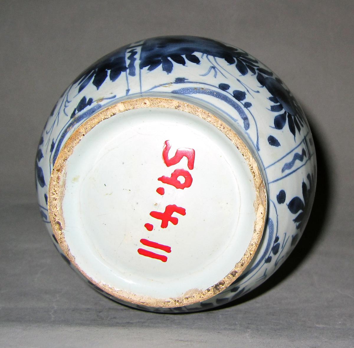1959.0004.011 Delft bottle underside