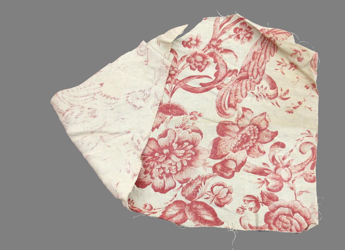 1969.8396.010 Textile, printed folded corner
