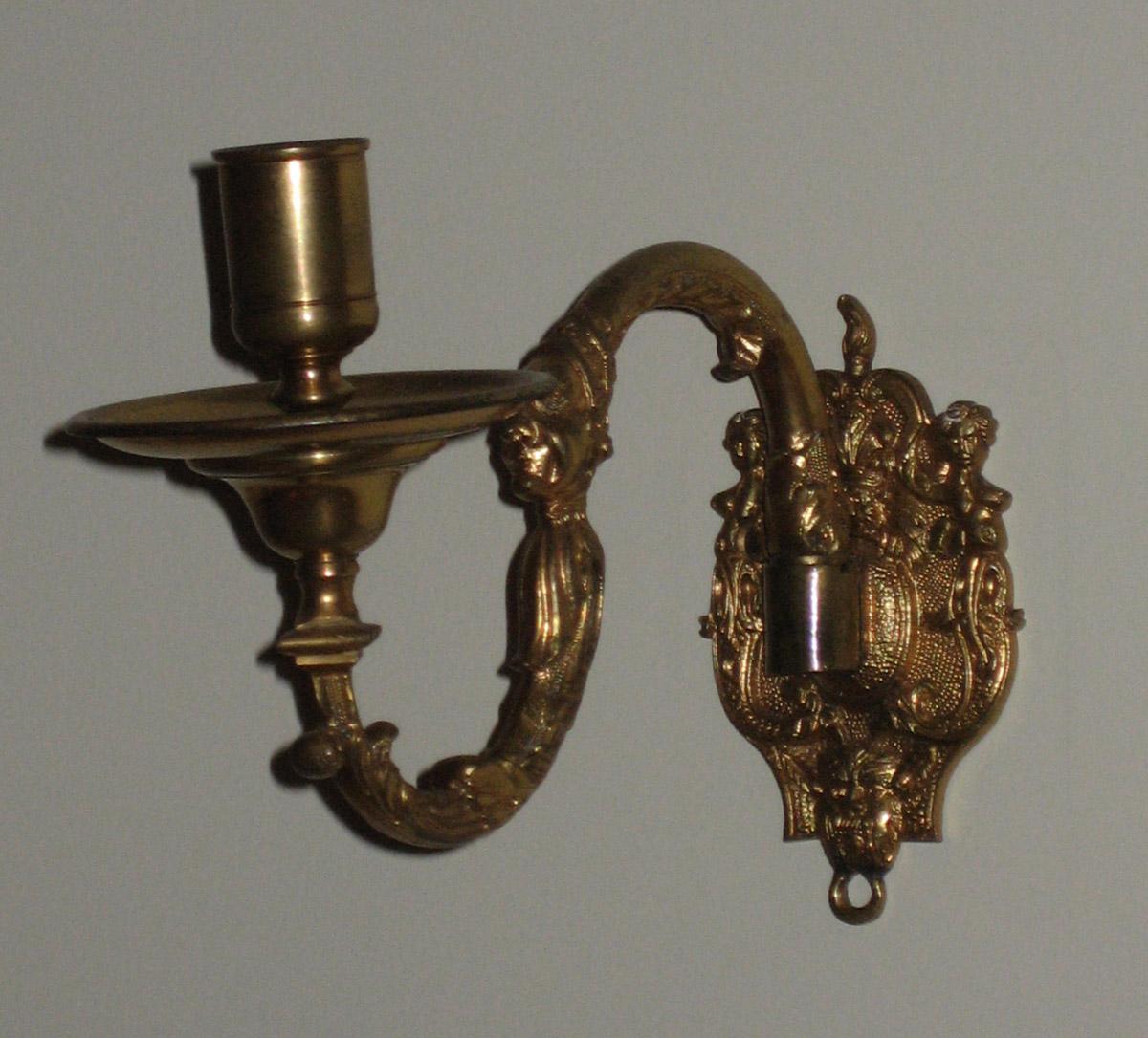 1959.0019.002 Sconce