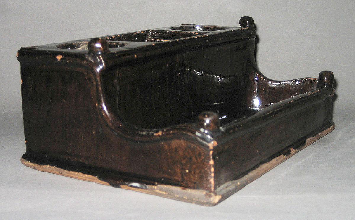 1959.0026 Inkstand (side)