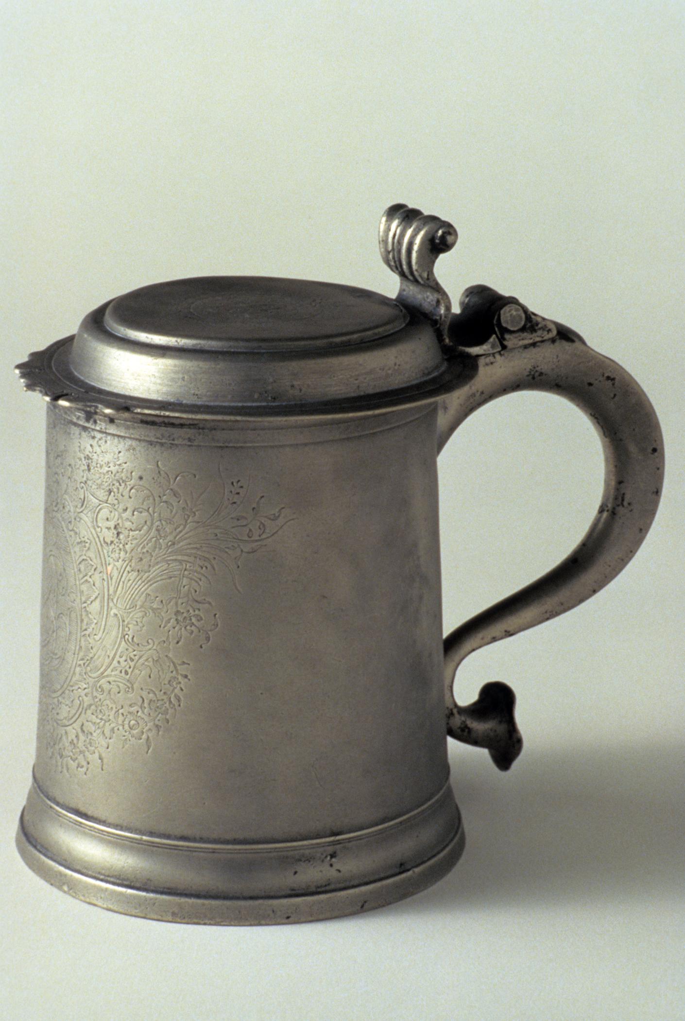1959.0034 Pewter tankard, view 2