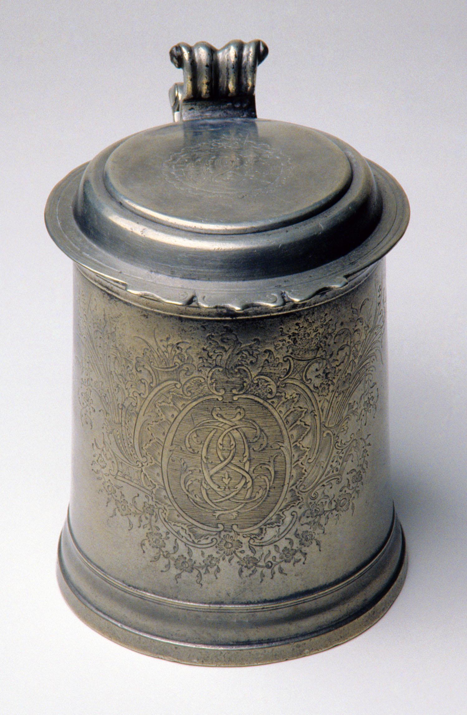 1959.0034 Tankard, view 3