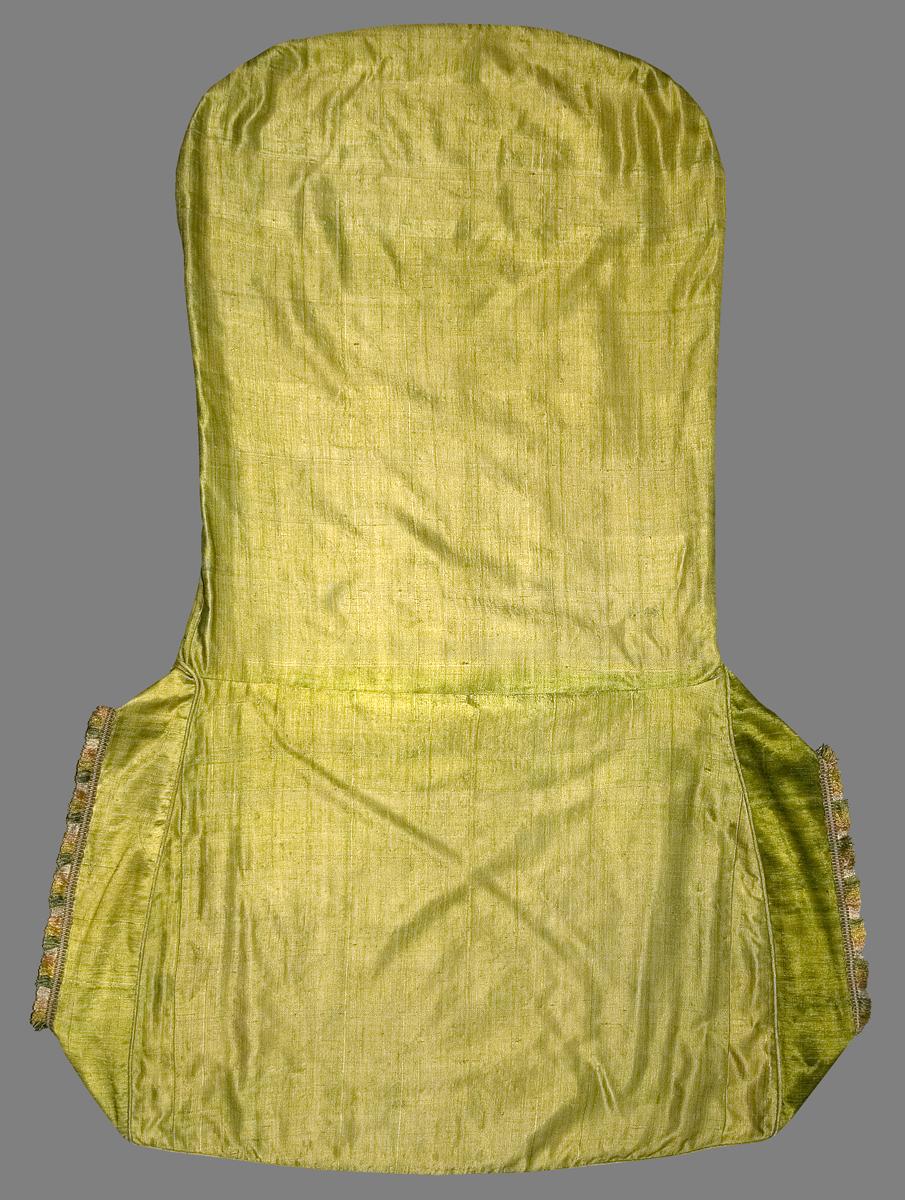 1969.8427 Slip Cover