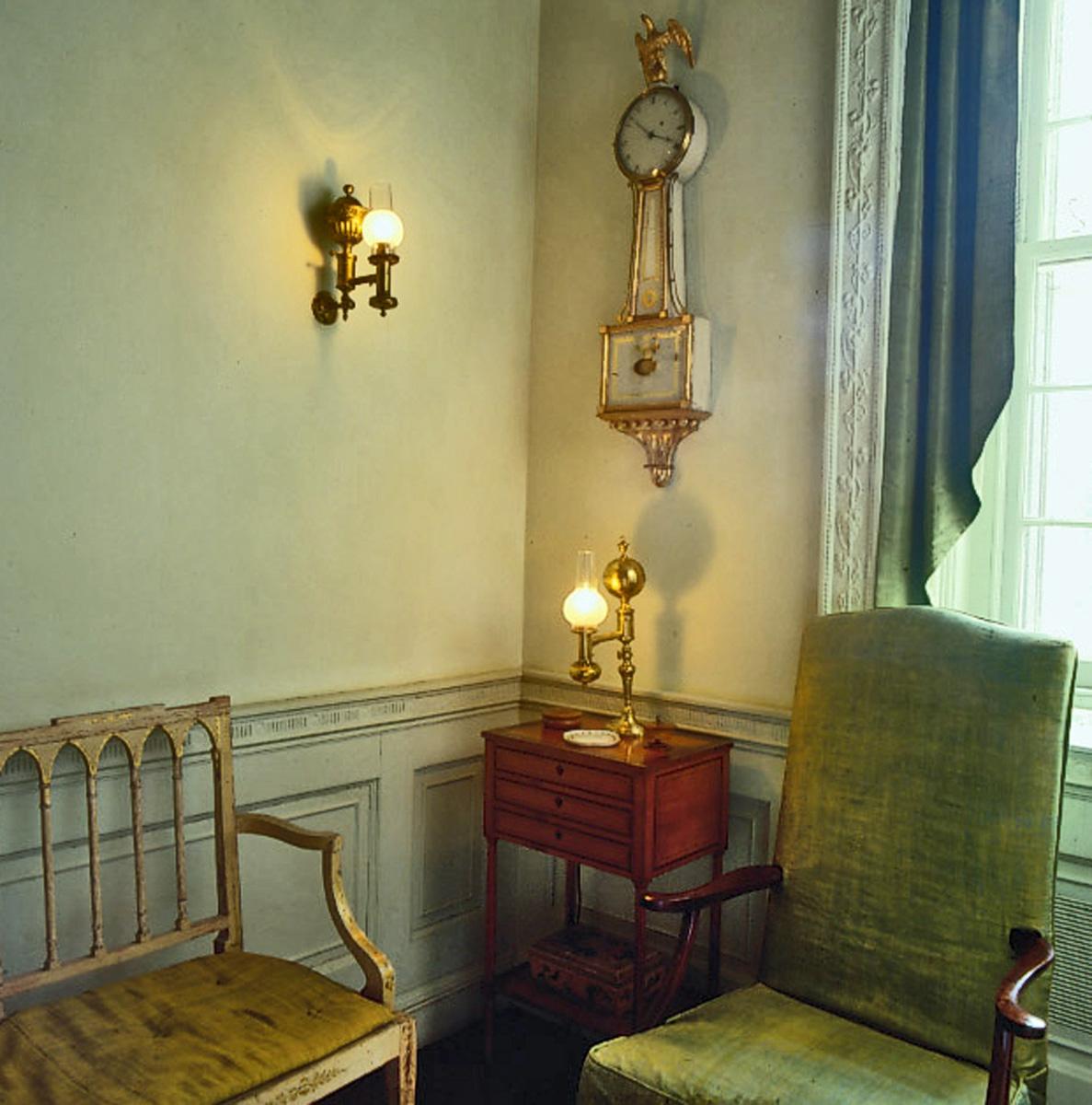 Room-Gold and White Room (view 3)