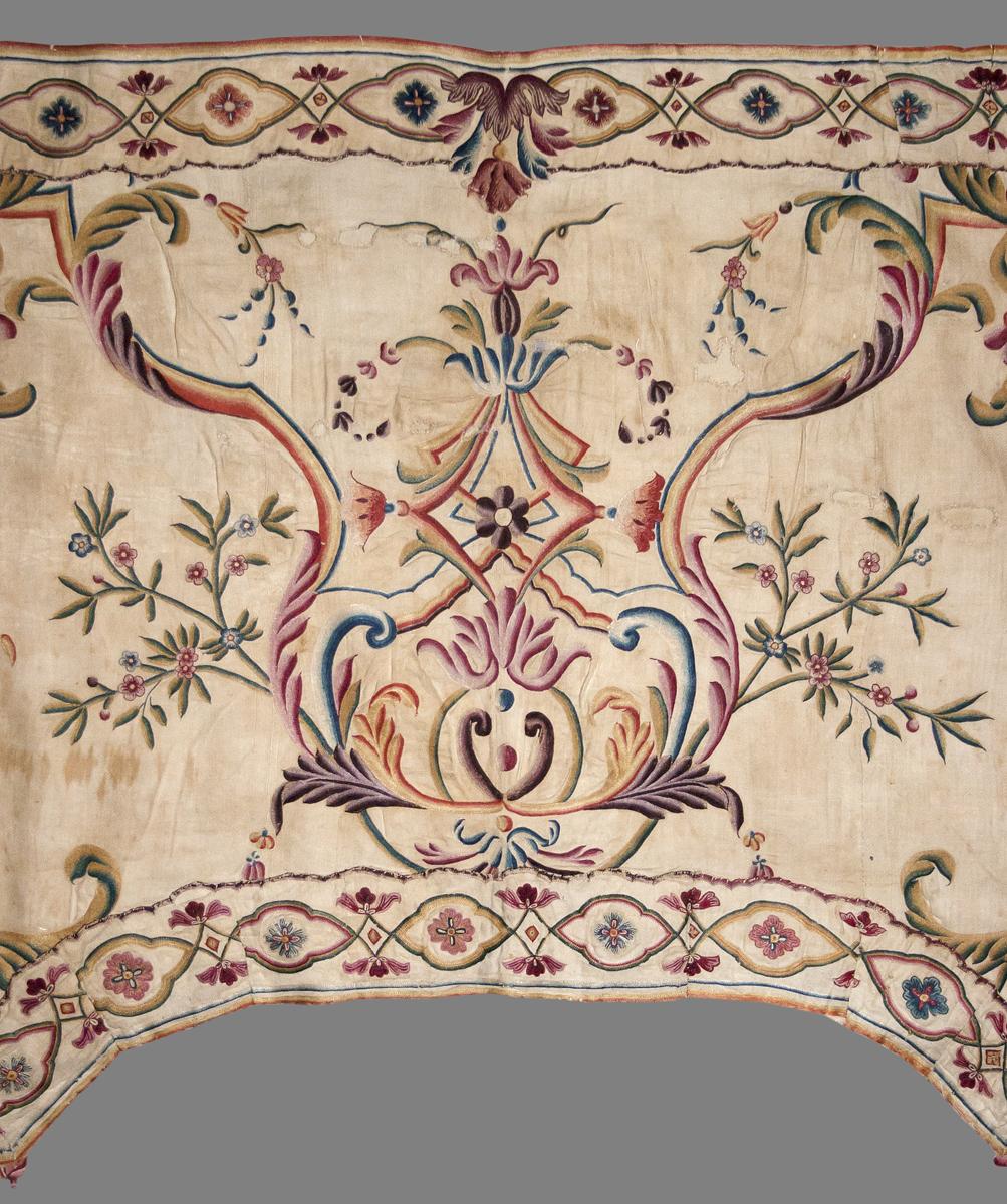 1967.1105.001 G Textile, Embroidered, Detail