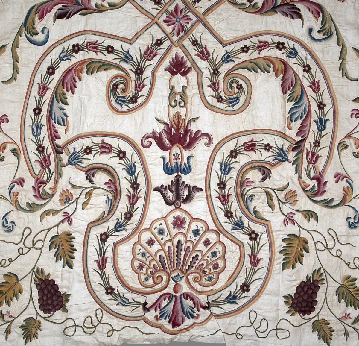 1967.1105.001 I Textile, Embroidered, Detail