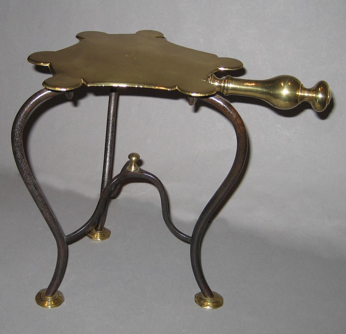 1959.0044 Trivet
