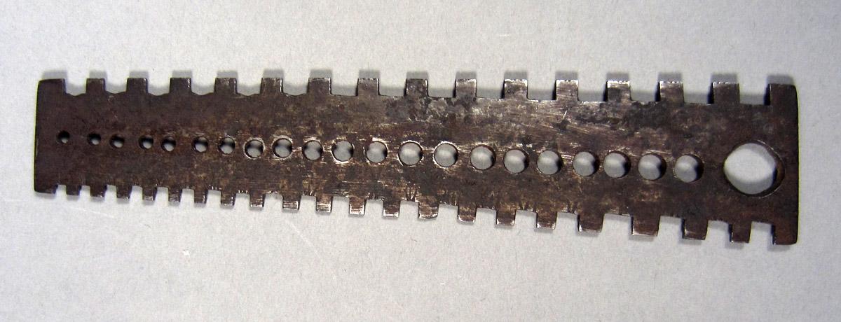 1957.0084.021 Gauge, View 2