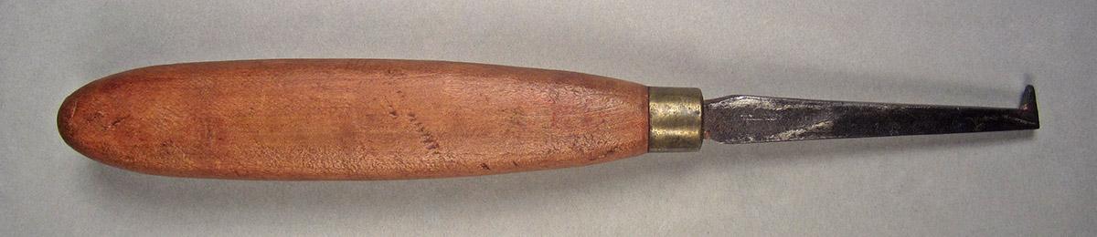 1957.0026.123, Lath tool, side 3