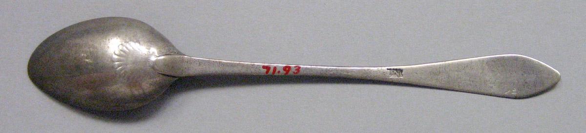1971.0093 Silver Spoon underside