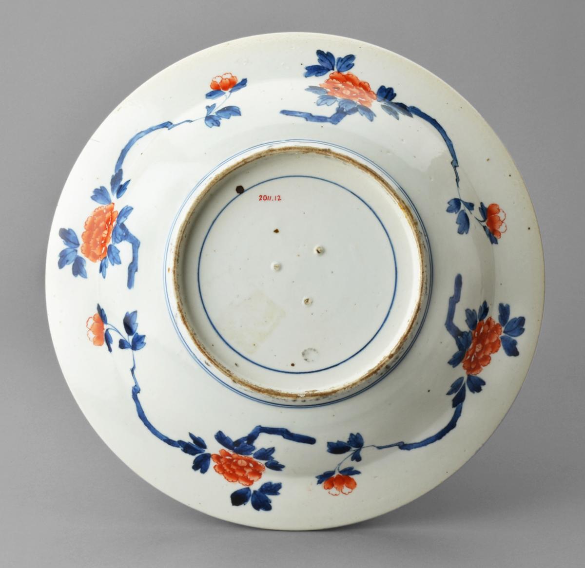2011.0012 Dish or bowl back