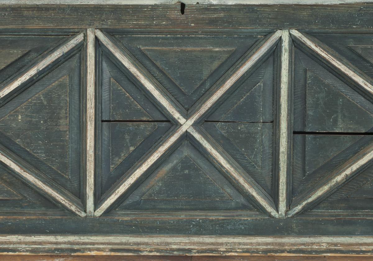 2011.0016 Chest (detail 1)