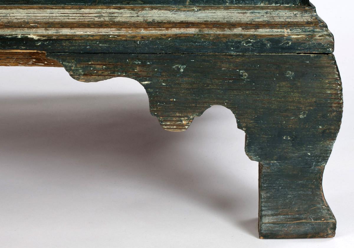 2011.0016 Chest (detail 2)