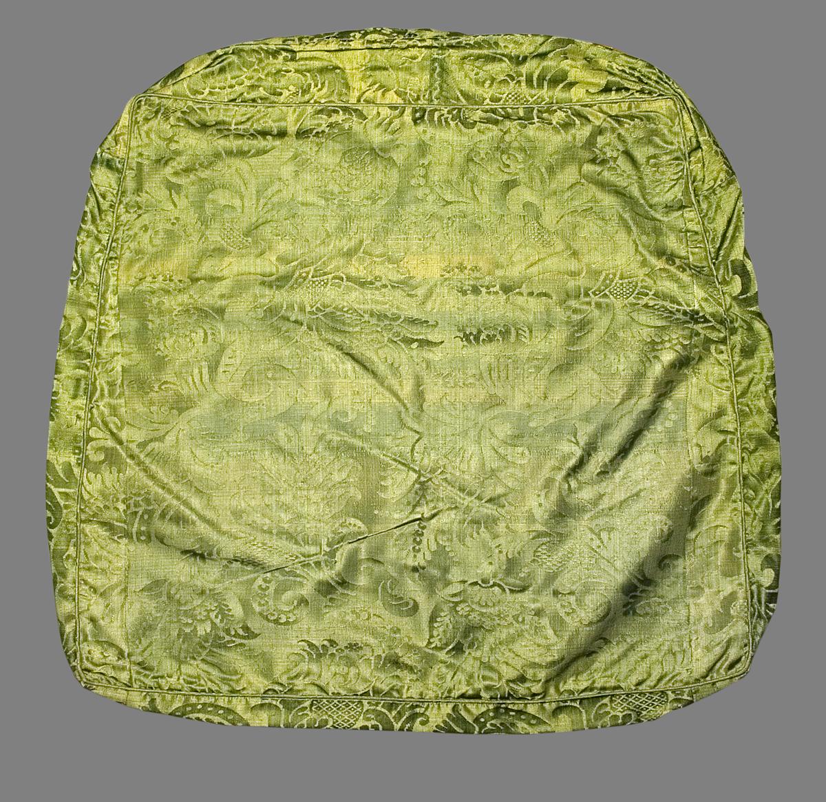 1969.8610.002 Slip Cover