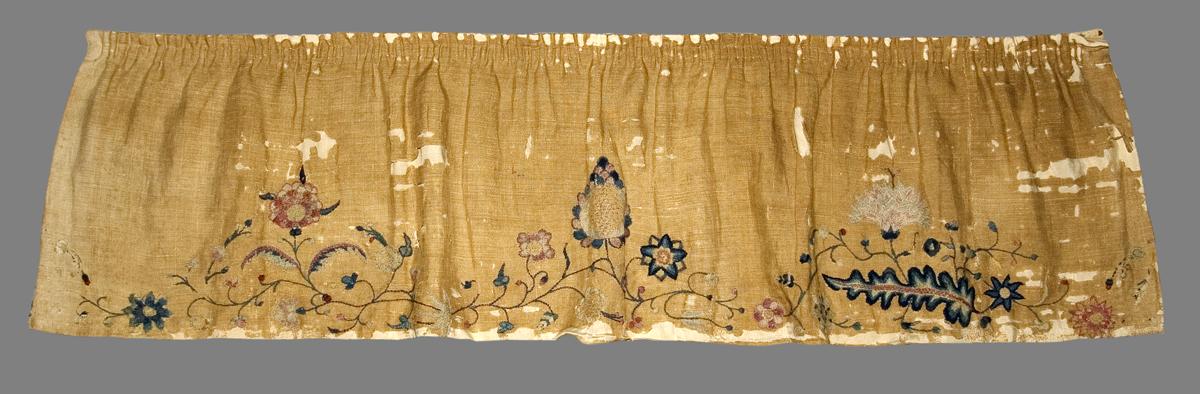 1958.0631 C Window Hanging, Valance