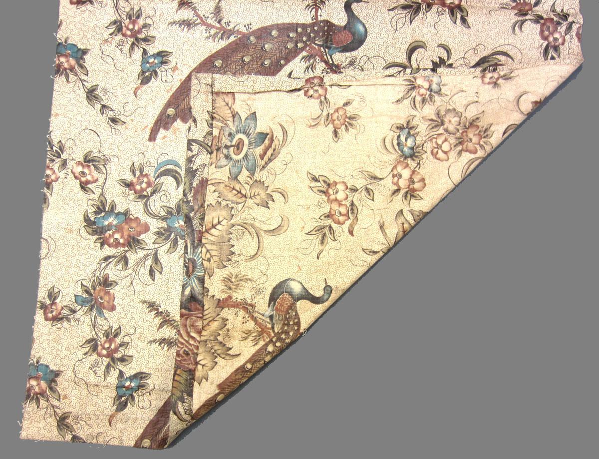 1959.0081.002.001 Textile, printed folded corner