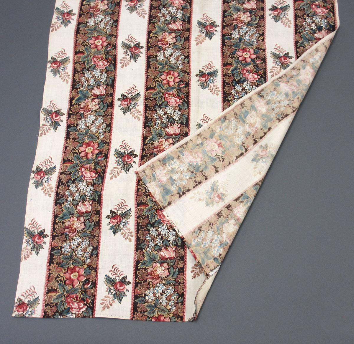 1959.0081.005 Textile, printed partial folded corner