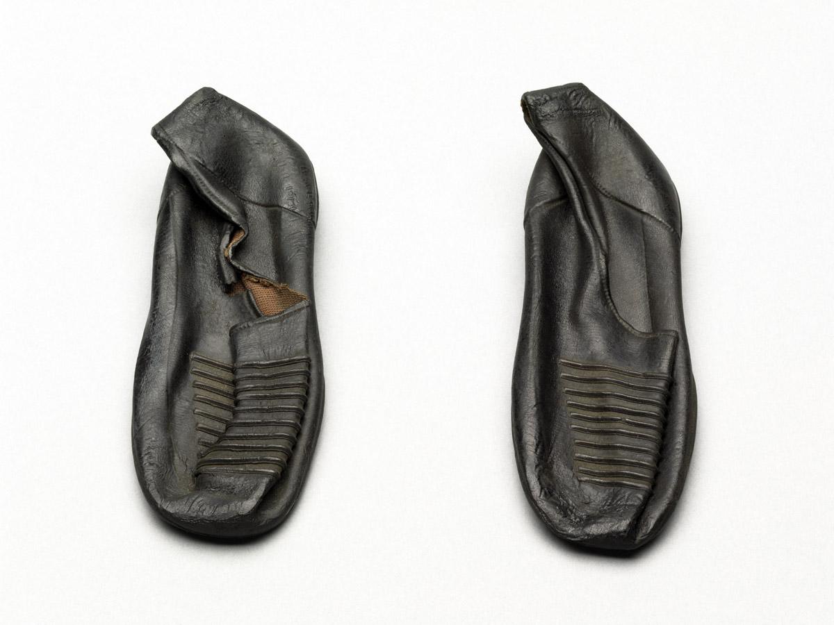 2011.0024.003 A, B Shoes (view 2)