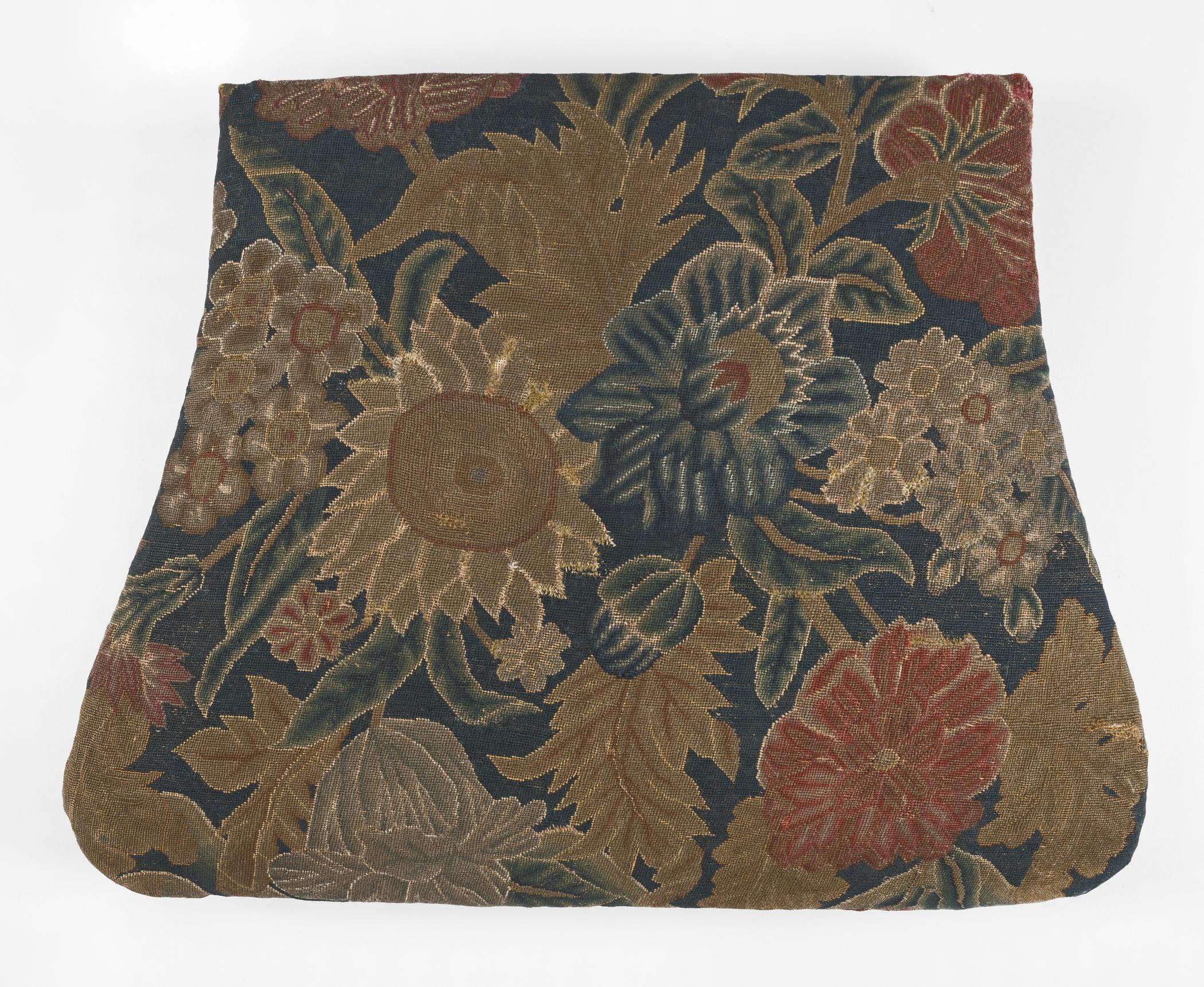 1969.5687 A, B Slip seat and Slip seat cover, view 1