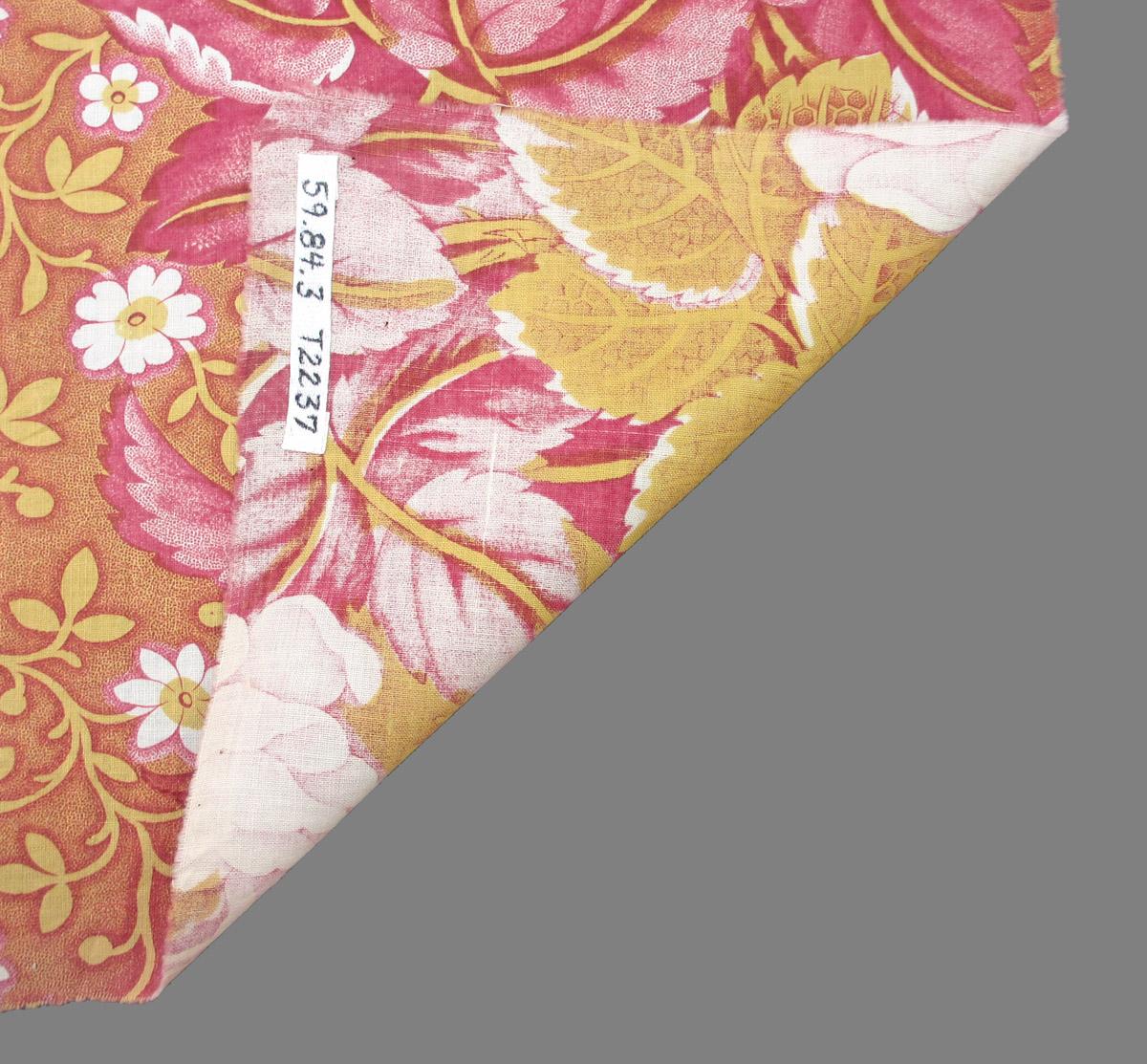 1959.0084.003 textile, printed folded corner
