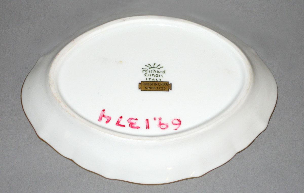 1969.1374 Dish underside