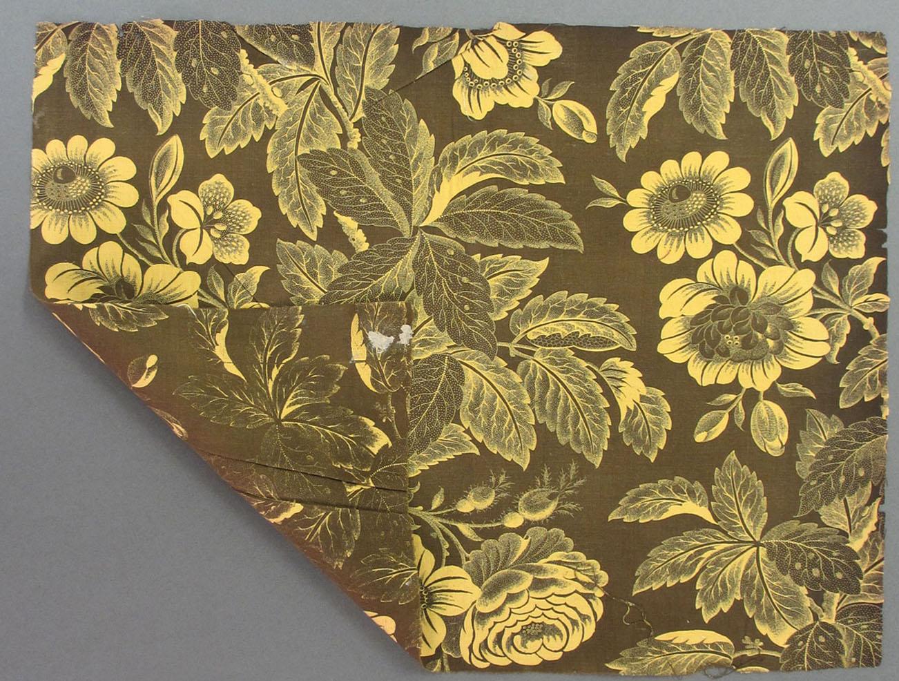 1959.0084.021 Textile, printed folded corner
