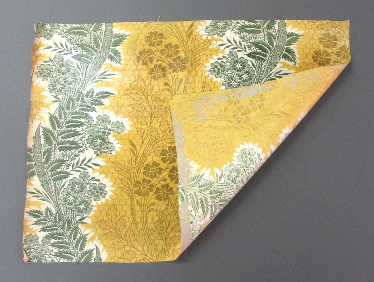 1959.0084.022 Textile, printed folded corner