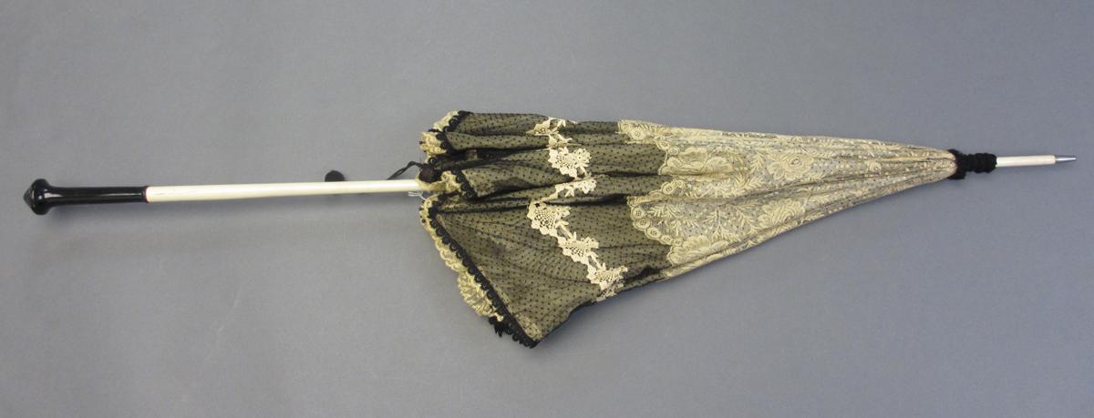 2011.0039.001 Parasol, Full