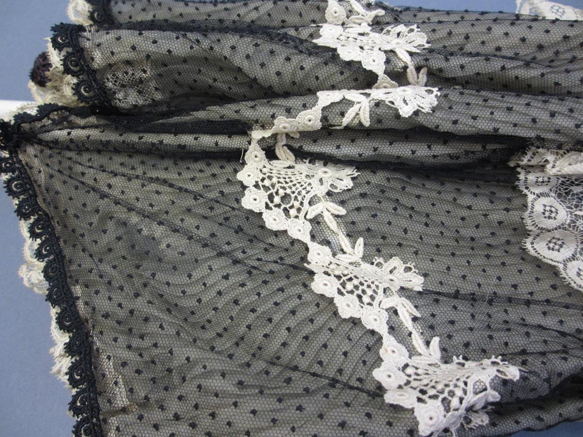 2011.0039.001 Parasol, Detail 1
