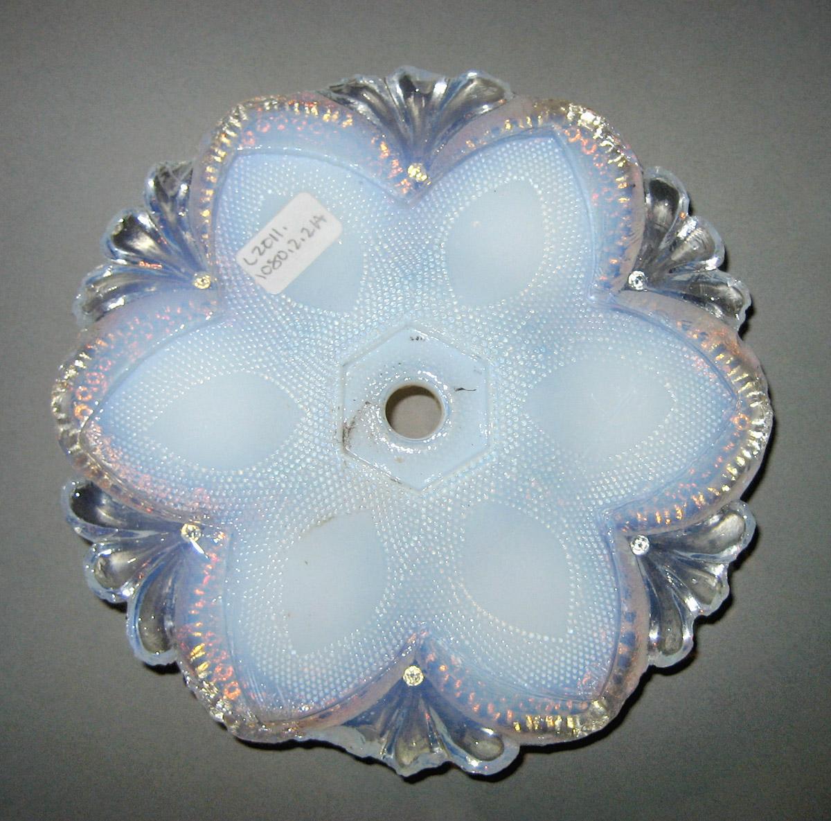 2011.0039.002.002 A Curtain tieback, Curtain pin (underside)