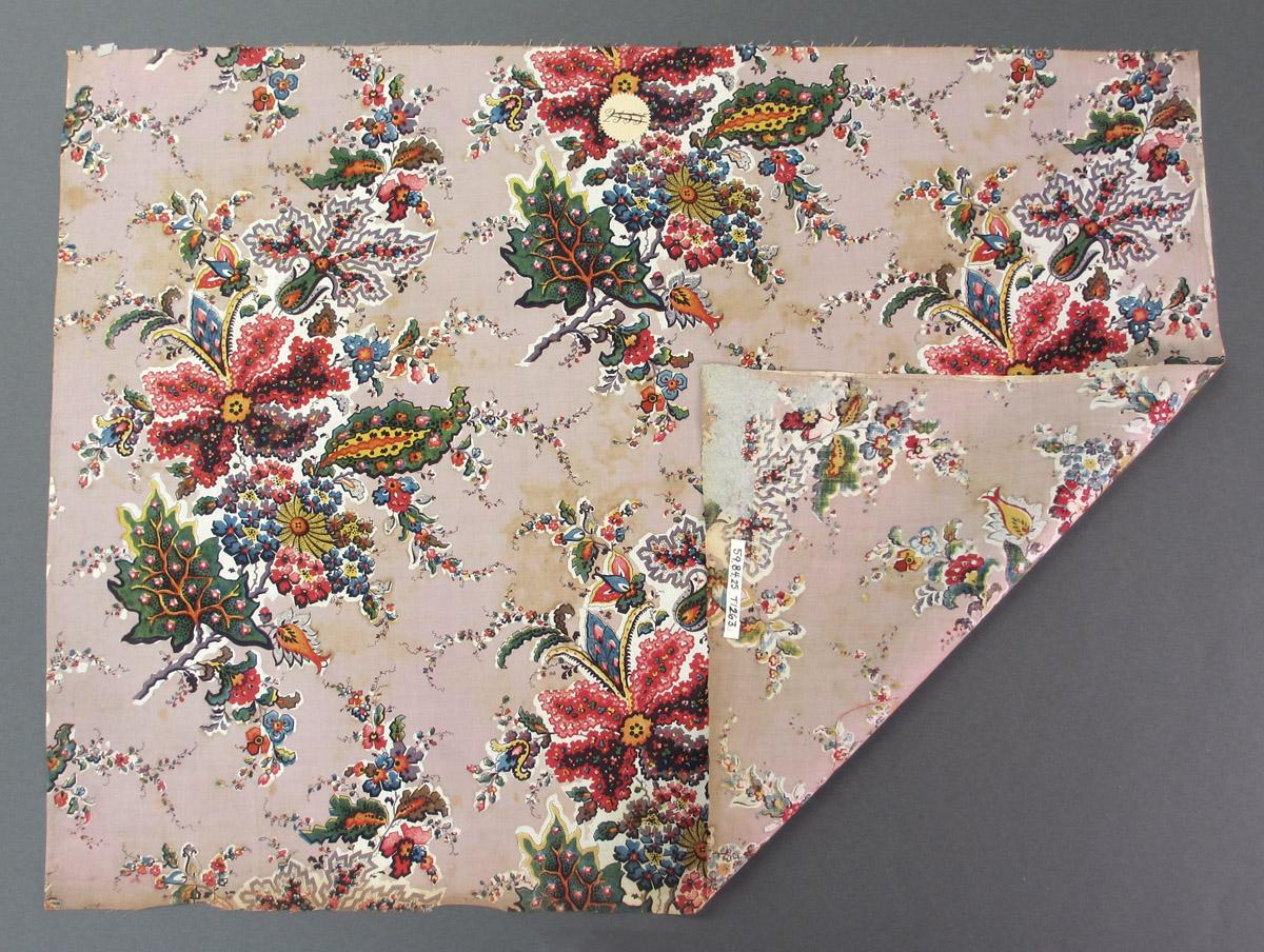 1959.0084.025 Textile, printed folded corner