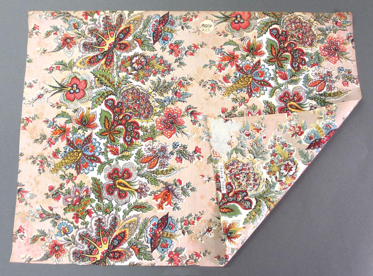 1959.0084.028 Textile, printed folded corner