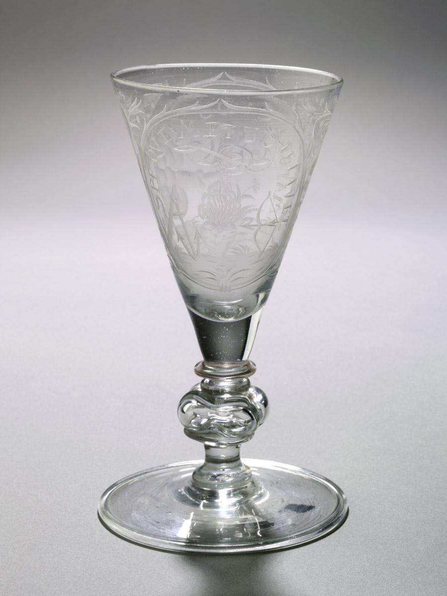 2011.0034 Wineglass (side 2)
