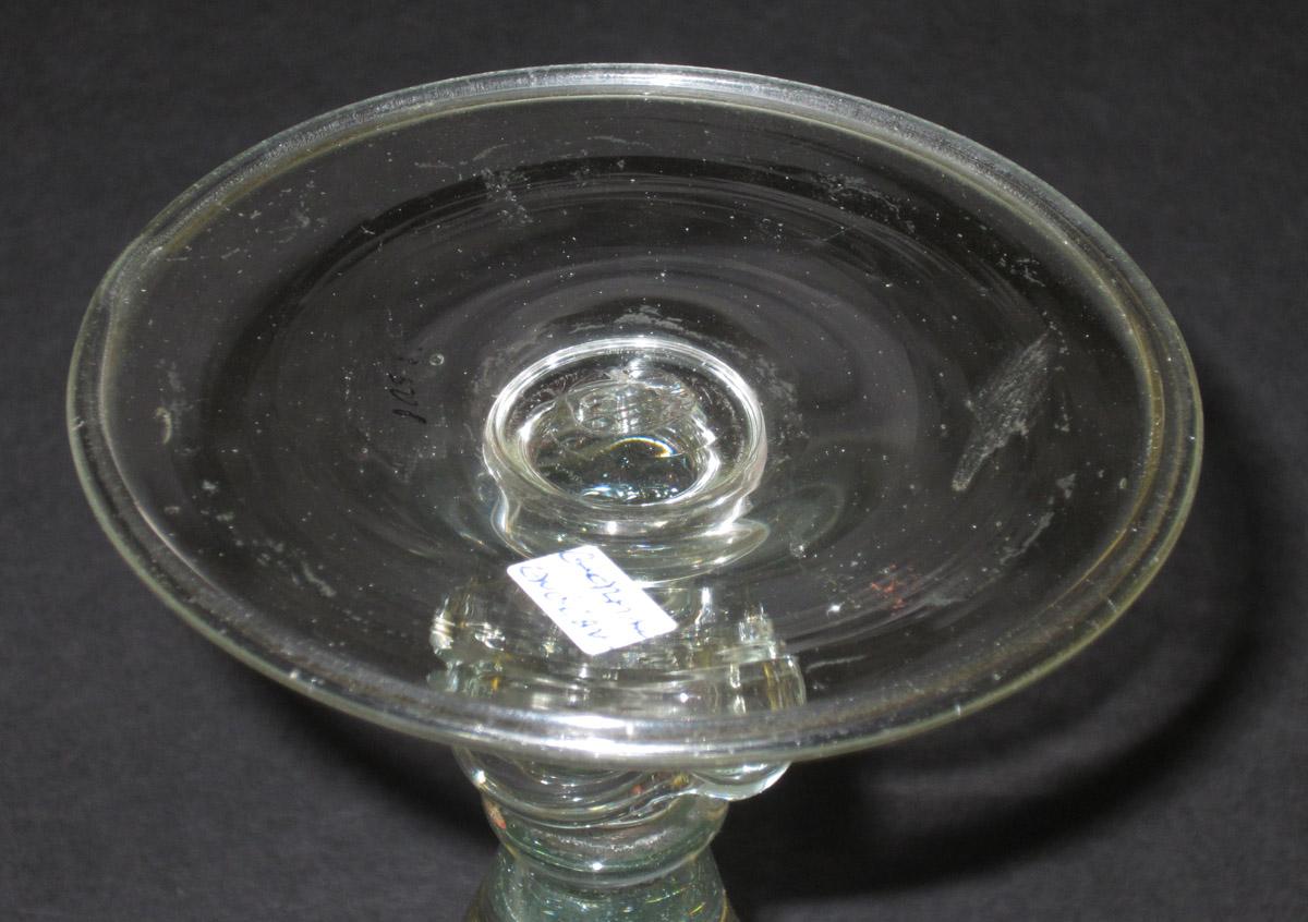 2011.0034 Wineglass bottom