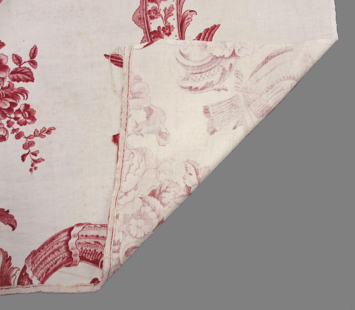1966.0104.003 textile, printed folded corner