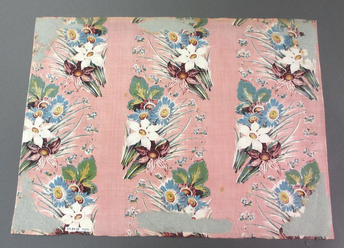 1959.0084.033 Textile, printed reverse