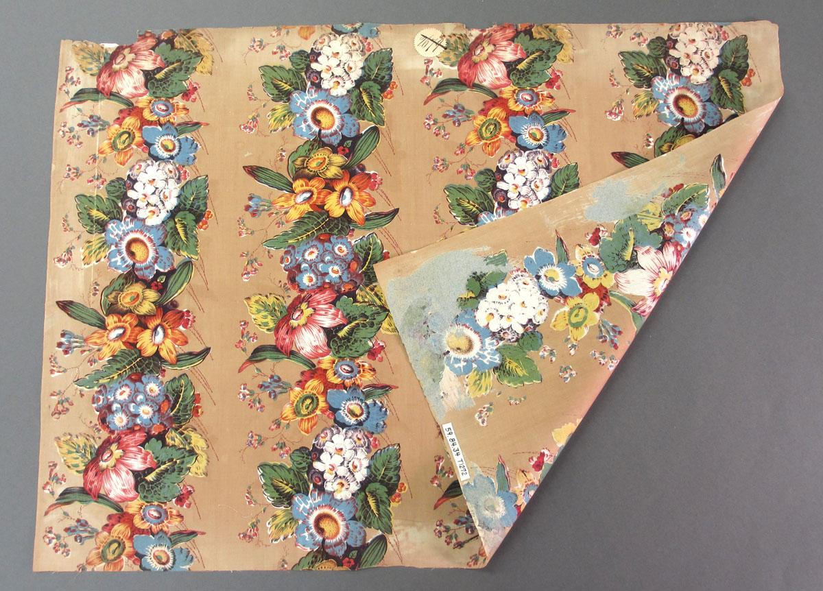 1959.0084.034 Textile, printed folded corner