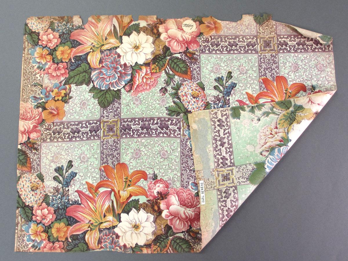 1959.0084.035 Textile, printed folded corner