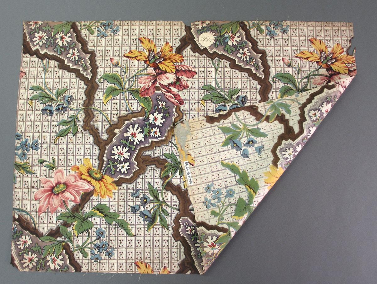 1959.0084.036 Textile, printed folded corner