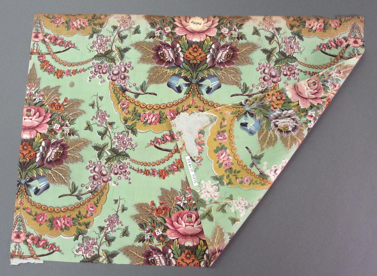 1959.0084.037 Textile, printed folded corner