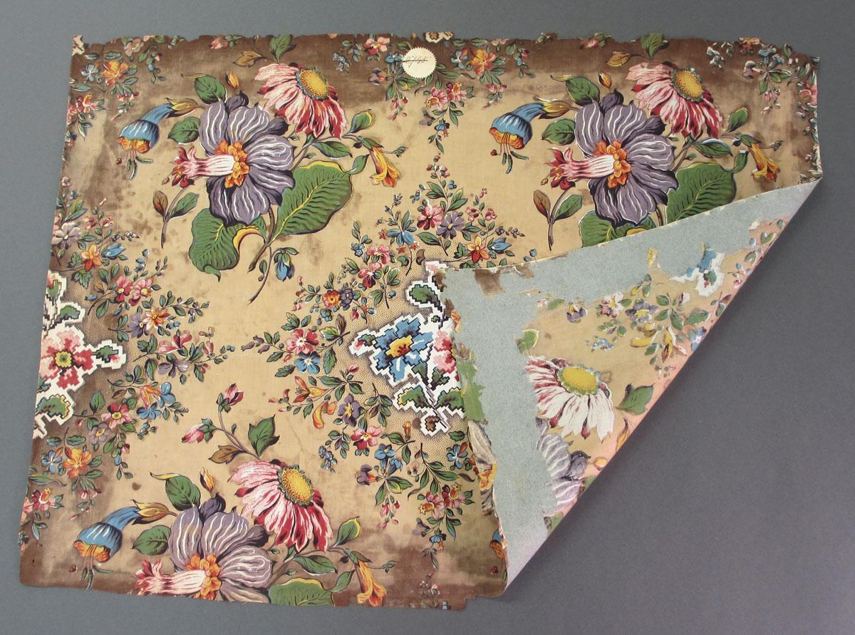 1959.0084.043 Textile, printed folded corner