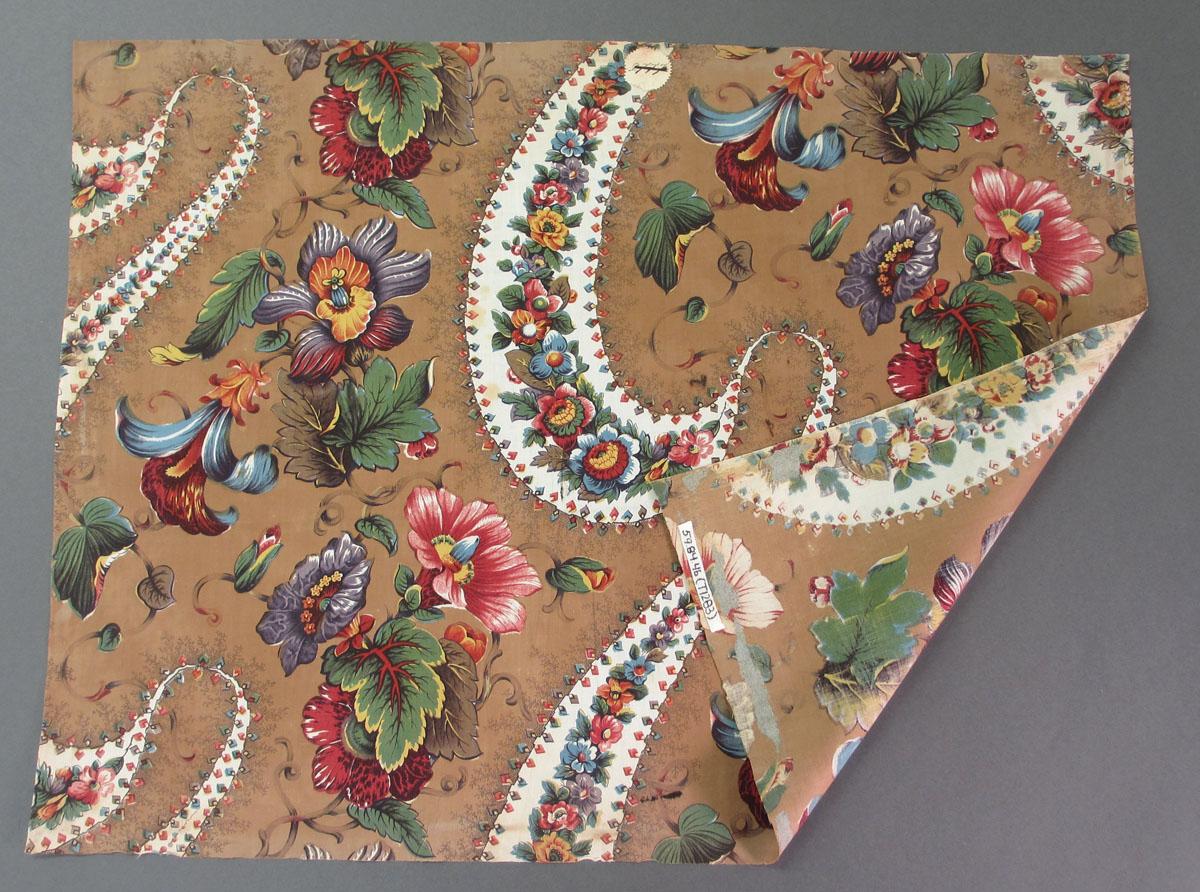 1959.0084.046 Textile, printed folded corner