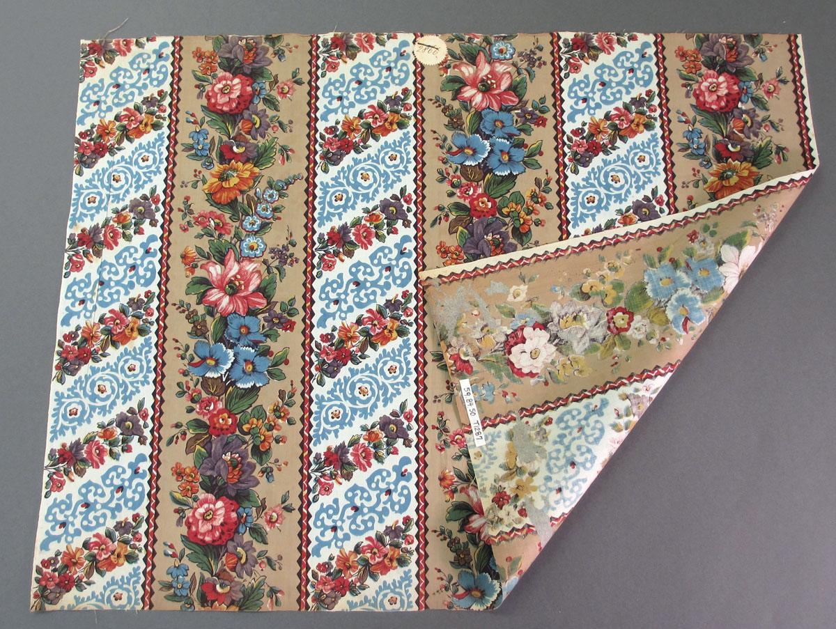 1959.0084.050 Textile, printed folded corner