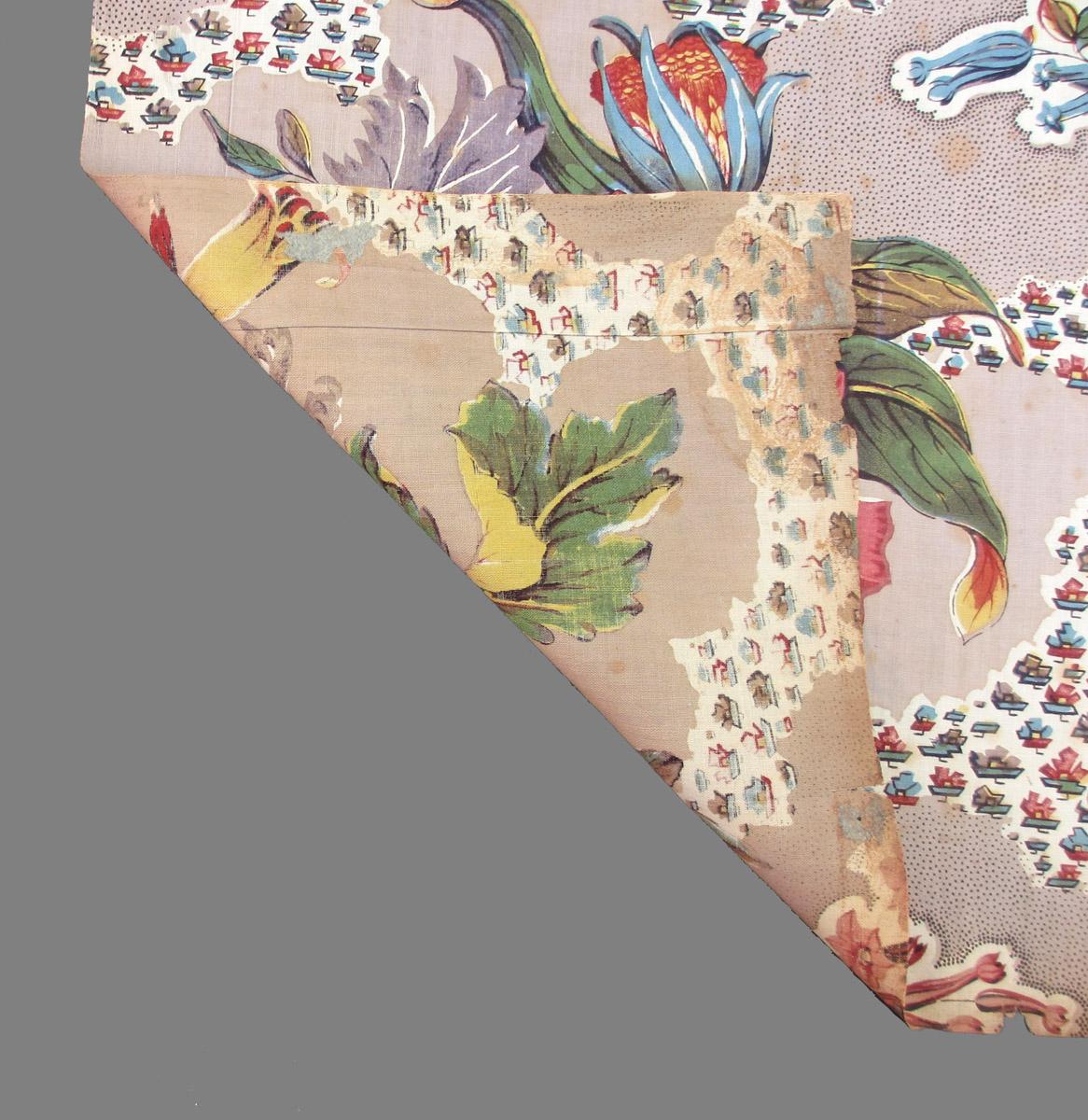 1959.0084.052 textile, printed folded corner