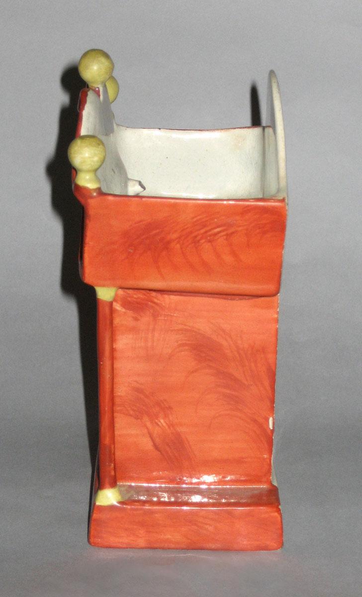 1961.0385 Watch case side